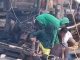 Jenazah Ujang Sobirin (29) Warga Sri Tanjung Desa Pisang Baru Kecamatan Bumi Agung, Lampung saat dievakuasi rekan kerjanya sesama penambang di Pulau Mengkubung, Bangka, Rabu (30/10/2024).
